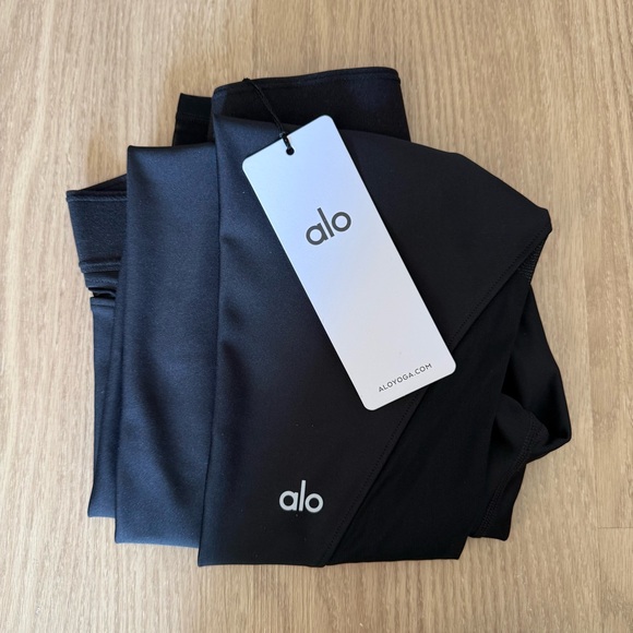 ALO Yoga Black High-Rise Athletic Leggings - Picture 9 of 9